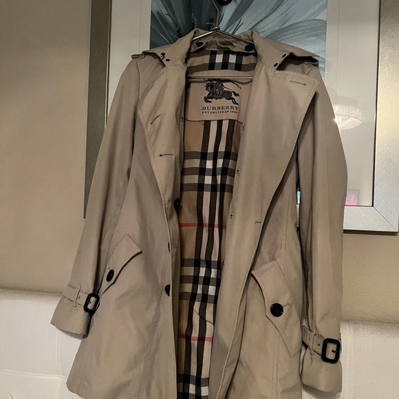 Burberry Jackets & Blazers - Burberry Beige Trench Coat with Classic Check Lining